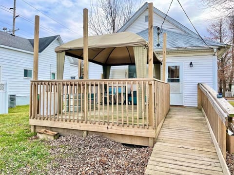 Newly Remodeled 2 Bedroom Home in Shelbyville Family Friendly House in Indiana