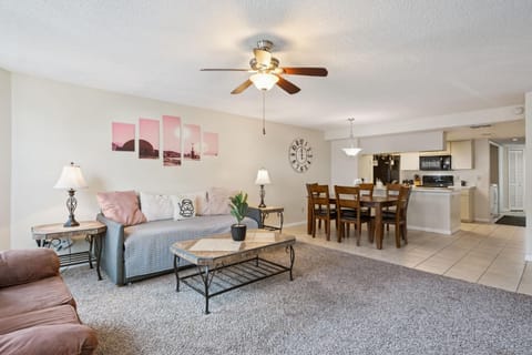 Kitchen or kitchenette, Living room, Seating area