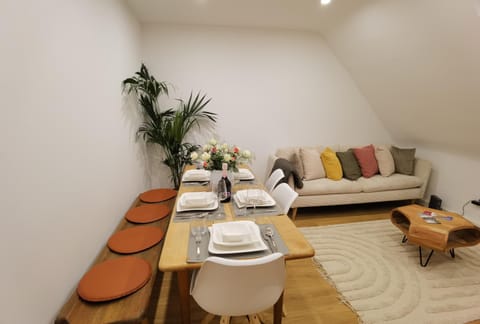 Living room, Dining area