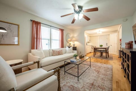 Family Neighborhood - Full Yard - Parking House in Greenwood