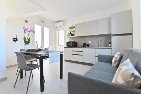 Kitchen or kitchenette, Living room, Dining area, stove