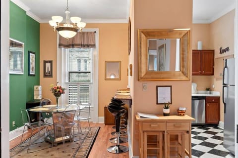 Charming Churchill Downs Cottage-Family Friendly House in Louisville