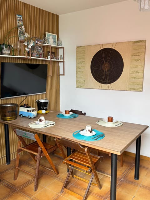 TV and multimedia, Living room, Dining area