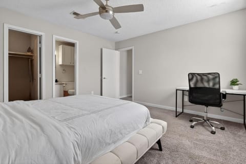 Bright and Cozy Two -Bedroom Private Stay Apartment in Flowood