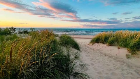 Spacious 4-Bedroom Home Near Indiana Dunes National Park House in Gary