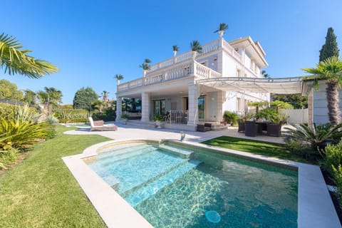 Property building, Facade/entrance, Day, Garden, Swimming pool