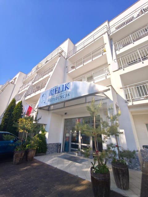 Property building, Day