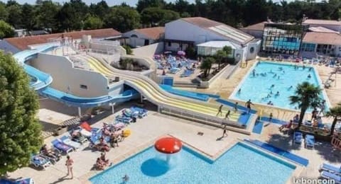 Aqua park, Swimming pool