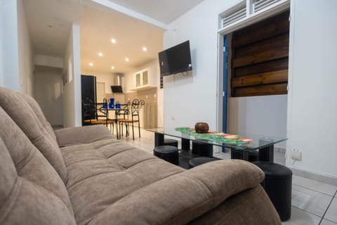 Communal lounge/ TV room, TV and multimedia, Kitchen or kitchenette, Living room, Seating area