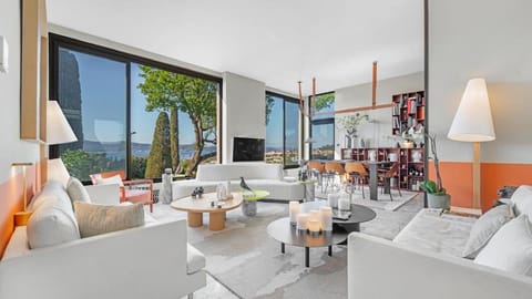 Le village et la mer, élégance et panorama avec parking privé Apartment in Saint-Tropez