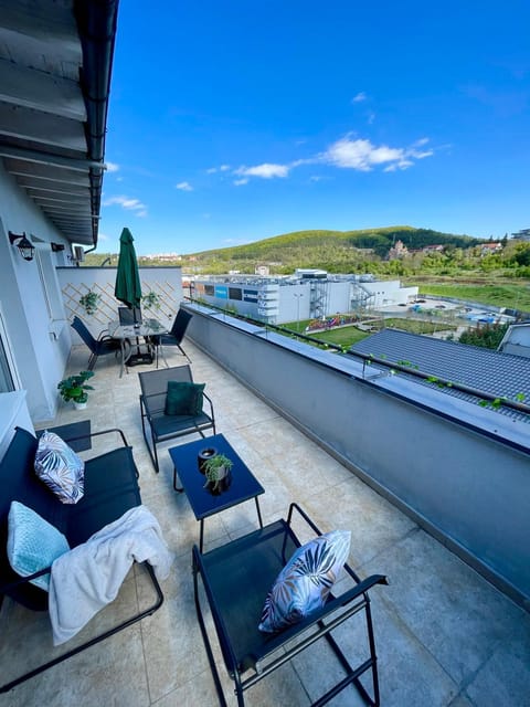 View (from property/room), Balcony/Terrace, Seating area, Dining area