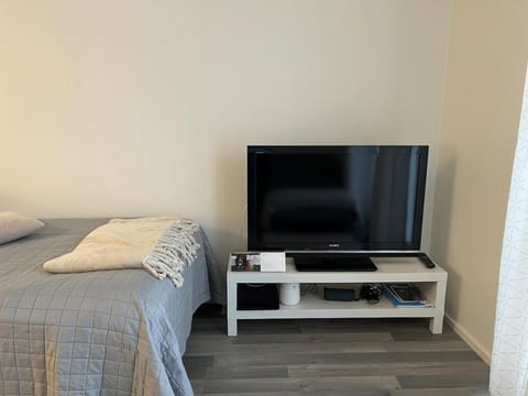 Cozy, well-equipped studio in Vantaa Kaivoksela with easy access to Helsinki and airport Apartment in Helsinki
