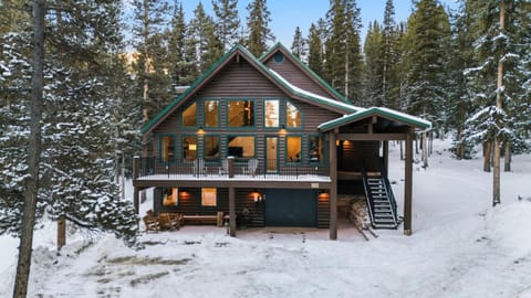Breckenridge Retreat Private Hot Tub Fireplace House in Breckenridge