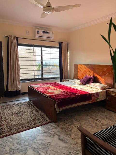 Bed, air conditioner