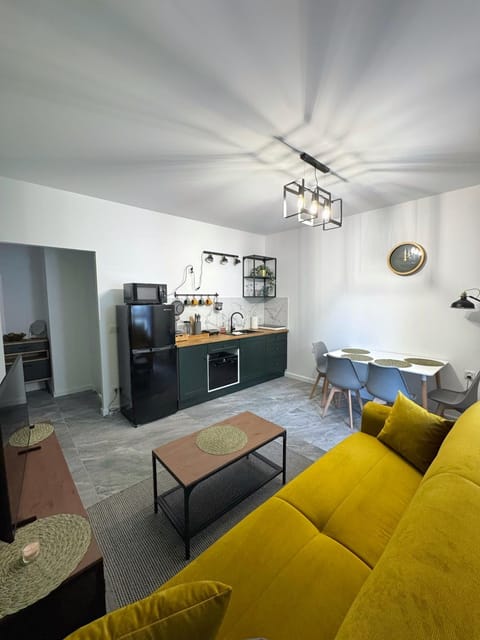 Apartamenty Szmaragdowy i Perłowy- Dworska 27A Apartment in Gdansk