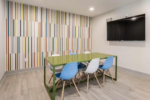 Communal lounge/ TV room