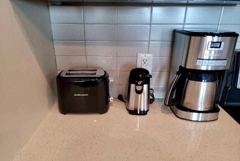 Coffee/tea facilities, Kitchen or kitchenette, toaster