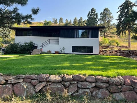 Spa Getaway with Open Space Access Sauna & Hot Tub & Cold Plunge House in Boulder