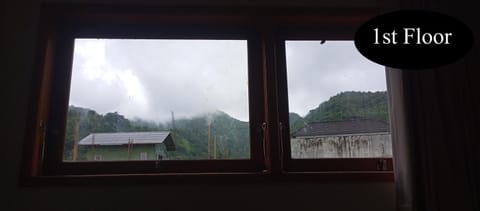 Songis House Bed and Breakfast in Abang