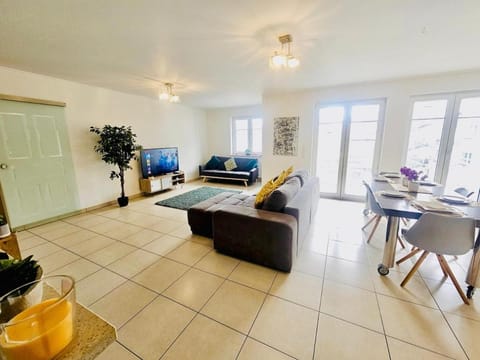 Fully-Equipped two bedroom near Luxembourg station Apartment in Luxembourg