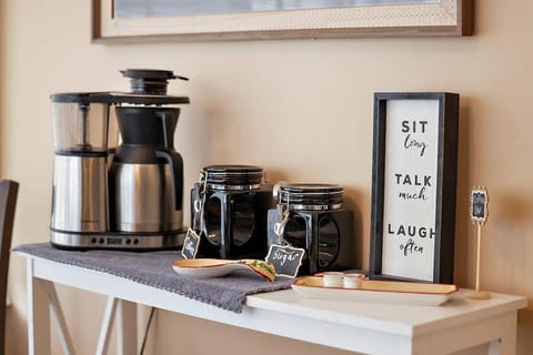 Cozy Cottage private back yard and free coffee House in The Villages