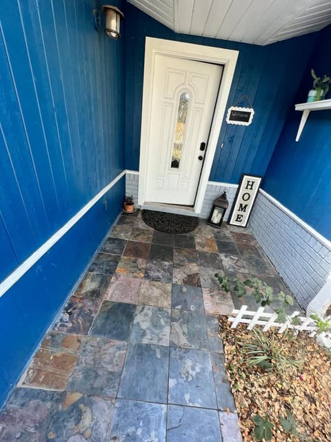 Cozy Cottage private back yard and free coffee House in The Villages