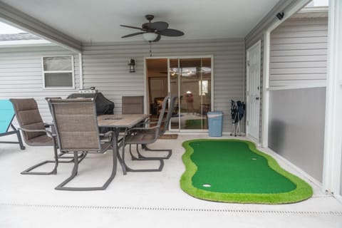 The Caddy Shack Heated Pool 4 seater golf cart House in The Villages