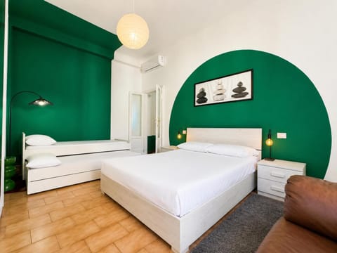 Bed, Photo of the whole room, Bedroom, air conditioner