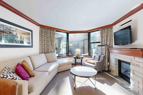 Everline Resort & Spa 534 & 536 Apartment hotel in Palisades Tahoe (Olympic Valley)