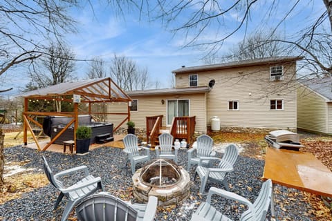 Lakeside Escape House in Tunkhannock Township