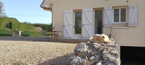 Property building, Patio, Day, Garden, View (from property/room), Balcony/Terrace, Garden view