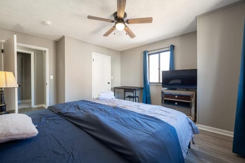 Spacious Duplex Home in Downtown Indy-Family Friendly House in Indianapolis