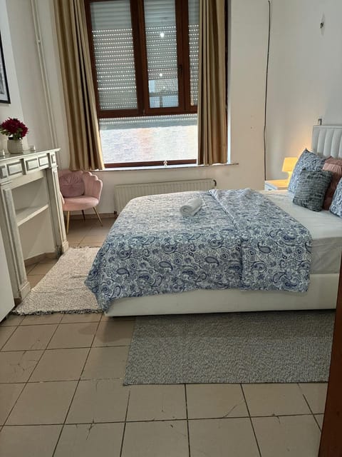 Chambres et appartement dans un immeuble Vacation rental in Brussels