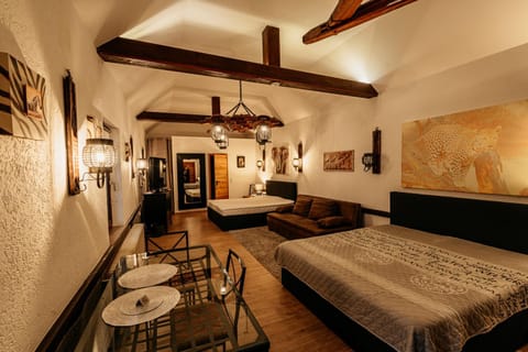 TV and multimedia, Seating area, minibar