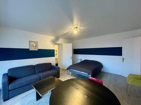 Tour Eiffel Yvart Vaugirard Paris Apartment in Paris