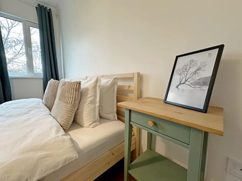 Spacious bright cozy 2BDR fast Wi-Fi next to Park Apartment in Sofia