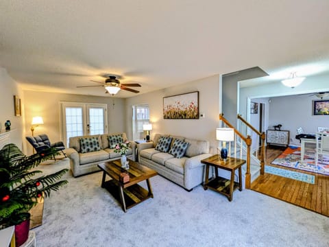 TV and multimedia, Living room, Seating area