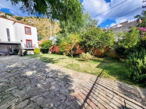 Property building, Day, Garden, Garden view