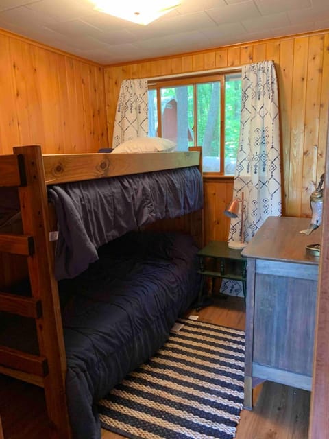 Little Red Cottage in the Woods House in Albert