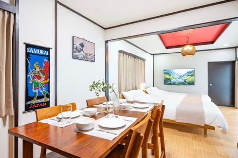 Bed, TV and multimedia, Living room, Dining area, Bedroom