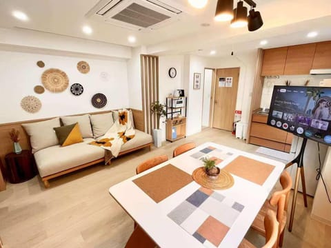 TV and multimedia, Living room, Dining area, air conditioner