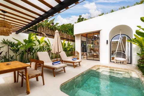 View (from property/room), Pool view, Swimming pool, sunbed