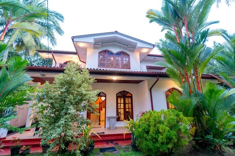 Property building, Day, Garden, Garden view
