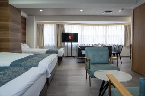 Bed, TV and multimedia, Living room