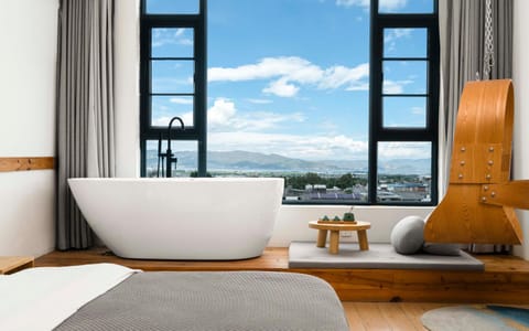 Natural landscape, Photo of the whole room, Bedroom, Mountain view