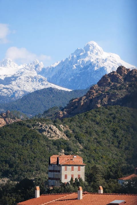 Nearby landmark, Day, Natural landscape, Mountain view