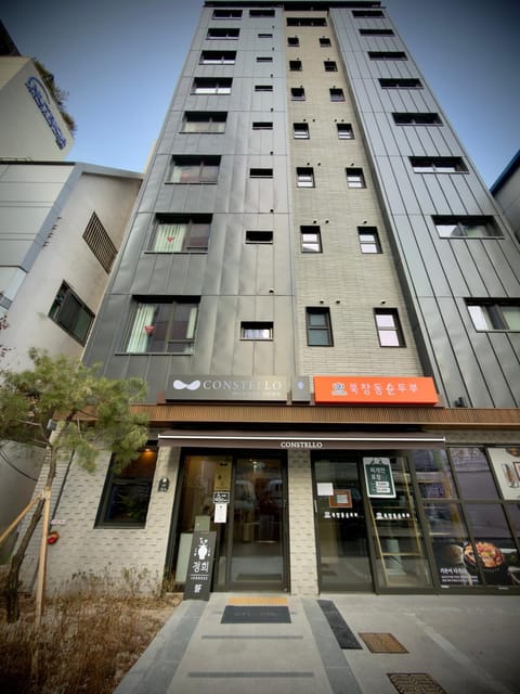 Property building, Facade/entrance, Day