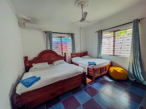 Bed, Photo of the whole room, air conditioner