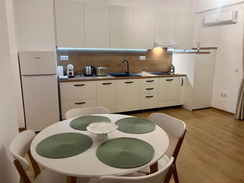 Living room, Dining area, kitchen
