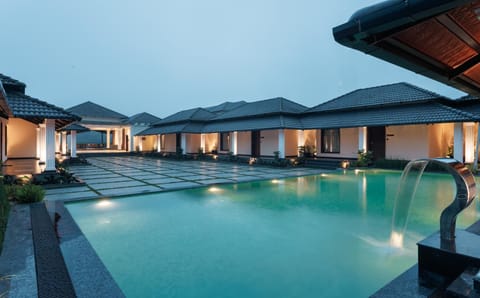 Swimming pool, Swimming pool